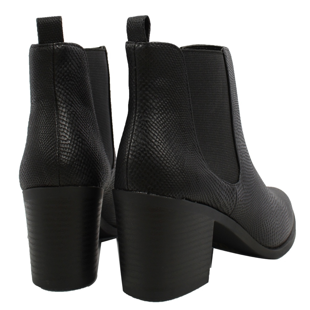 Size 6.5 Black Snake Texture Almond Toe Pull On - Picture 3 of 6